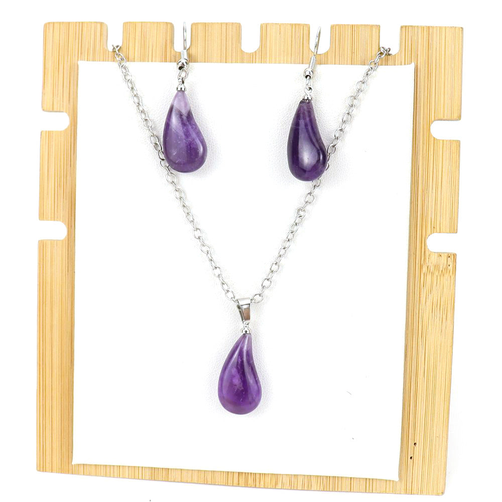 amethyst necklace white background
