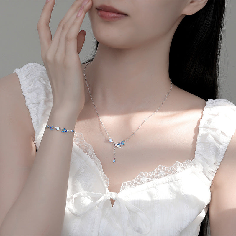blue moonstone necklace with Wearing Look