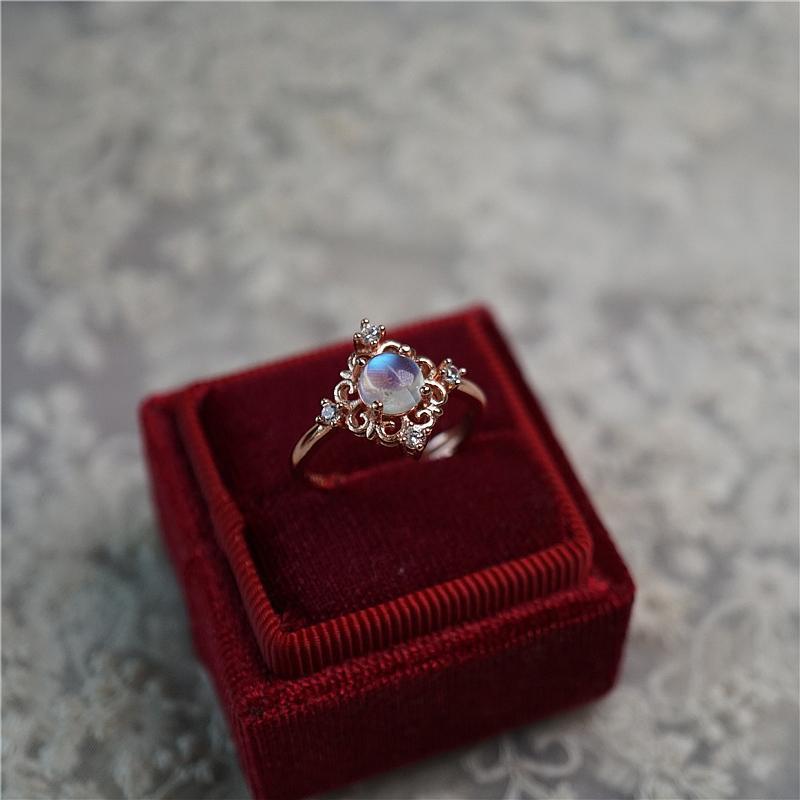 Vintage Moonstone Ring With Artistic Style 